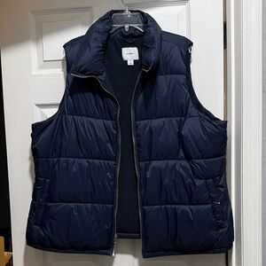 Old Navy navy Puffer Vest with pockets